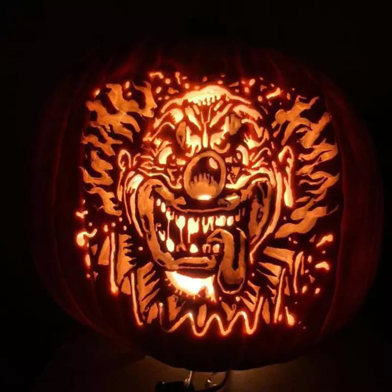 Creepy clown jack-o'-lantern face