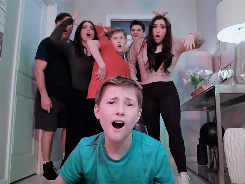 Sharpe family singing Encanto cover