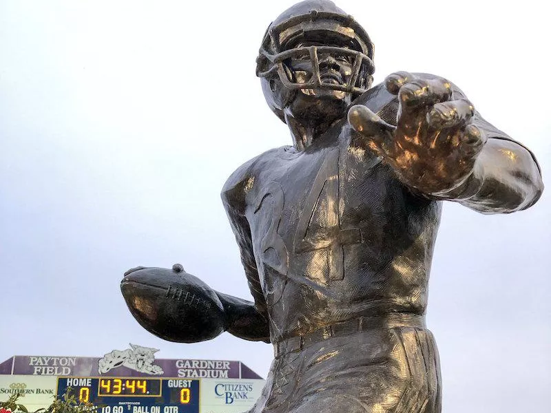 Walter Payton statue