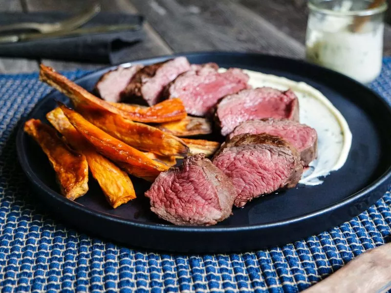 https://jesspryles.com/petite-tender-steak-with-roasted-garlic-aioli/