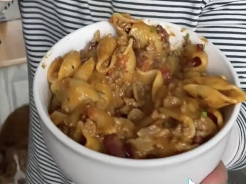 One Pot Spicy Chili Mac ‘n’ Cheese