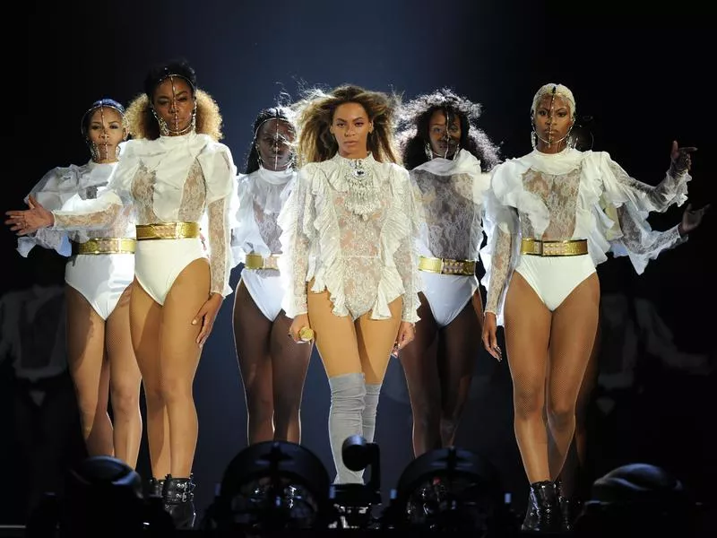 Beyonce Performs