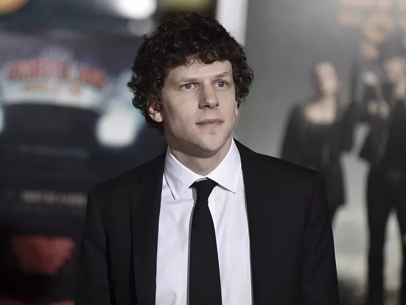 Jesse Eisenberg;s height is 5 foot 7 inches