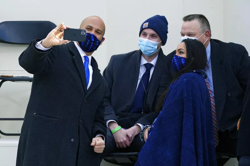 Rosario Dawson and Cory Booker