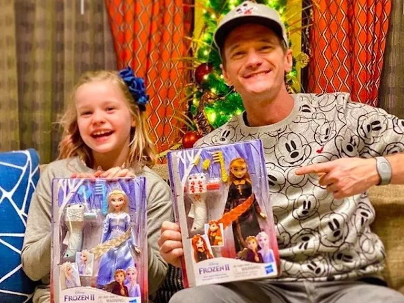 Neil Patrick Harris holds up 