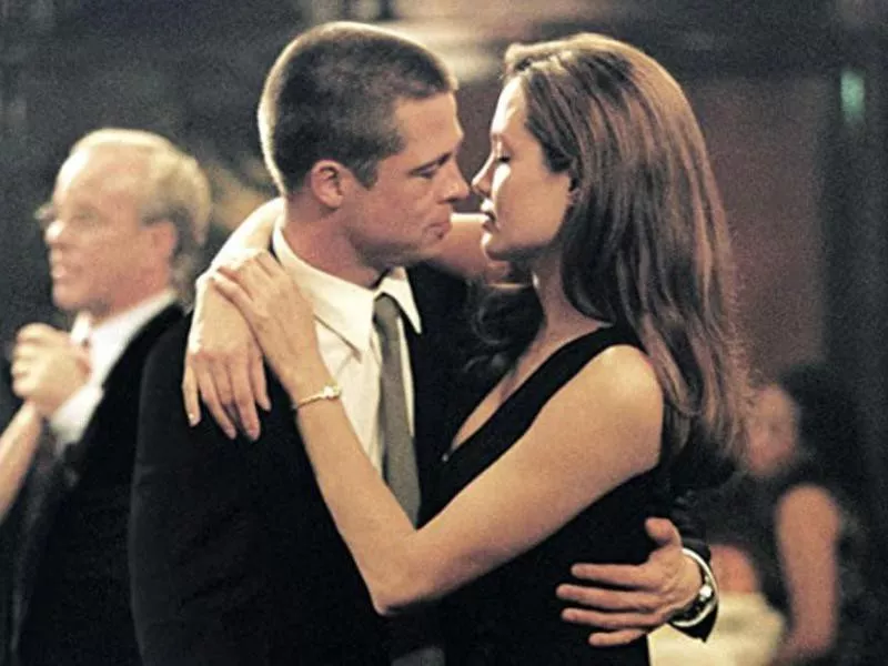 Brad Pitt & Angelina Jolie in Mr. & Mrs. Smith