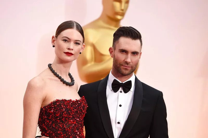 Behati Prinsloo, Adam Levine