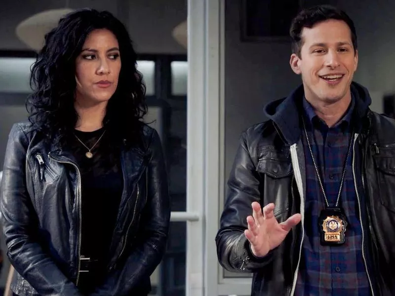 Stephanie Beatriz and Andy Samberg