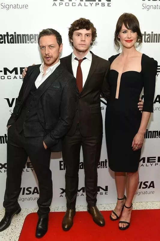 James McAvoy, Evan Peters, Caroline Bartczak