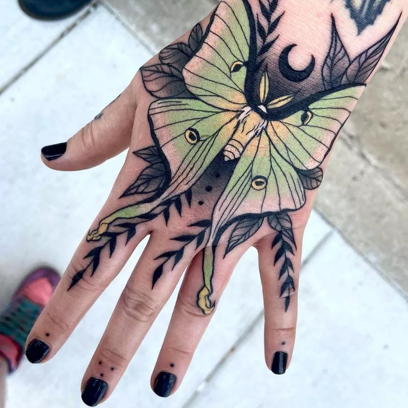 25 Coolest Hand Tattoos for Women and Men