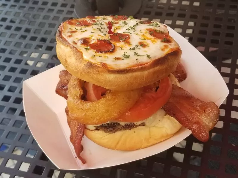 Pizza burger