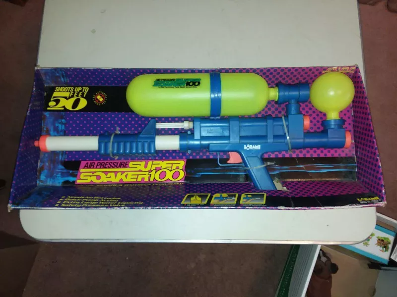 Larami Super Soaker 100, 1990 in box , vintage