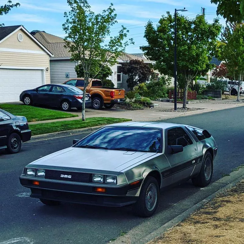 DeLorean car