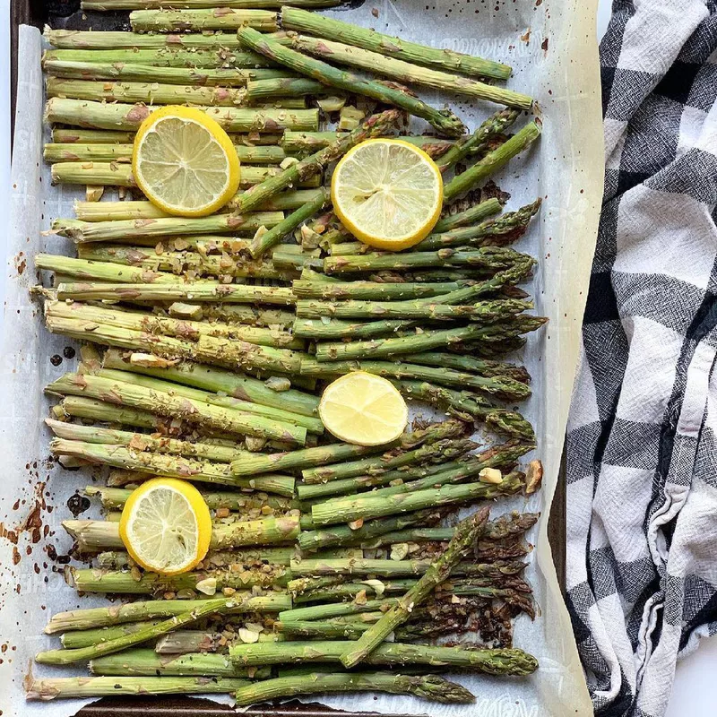 Lemon Garlic Roasted Asparagus